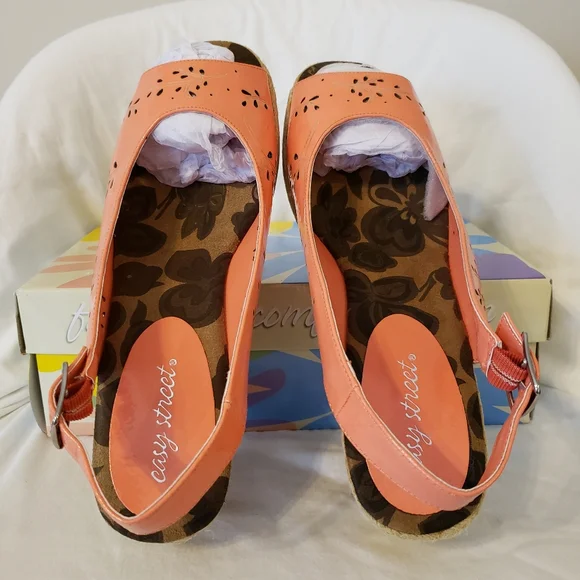 Women's Easy Street Wedge - Picture 3 of 5